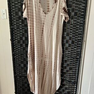 Elegant Tie-Dye Maxi Dress